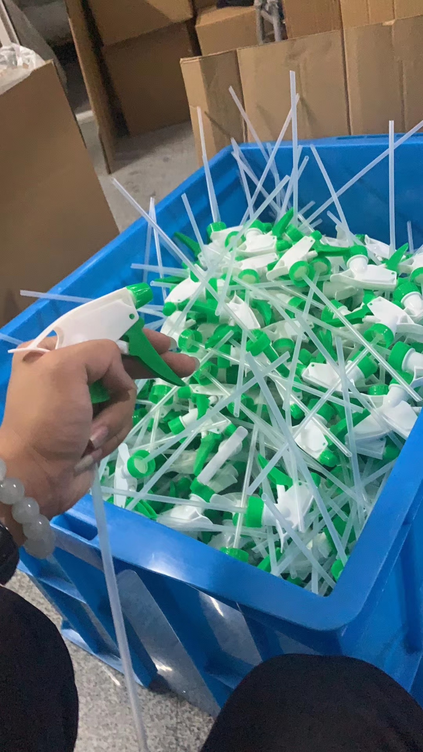 Vòi súng chữ A xanh lá - Nhựa Feliz Plastic - Công Ty TNHH Feliz Plastic Việt Nam